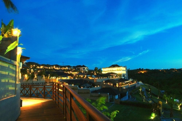 Hotel The Beverly Hills Bali